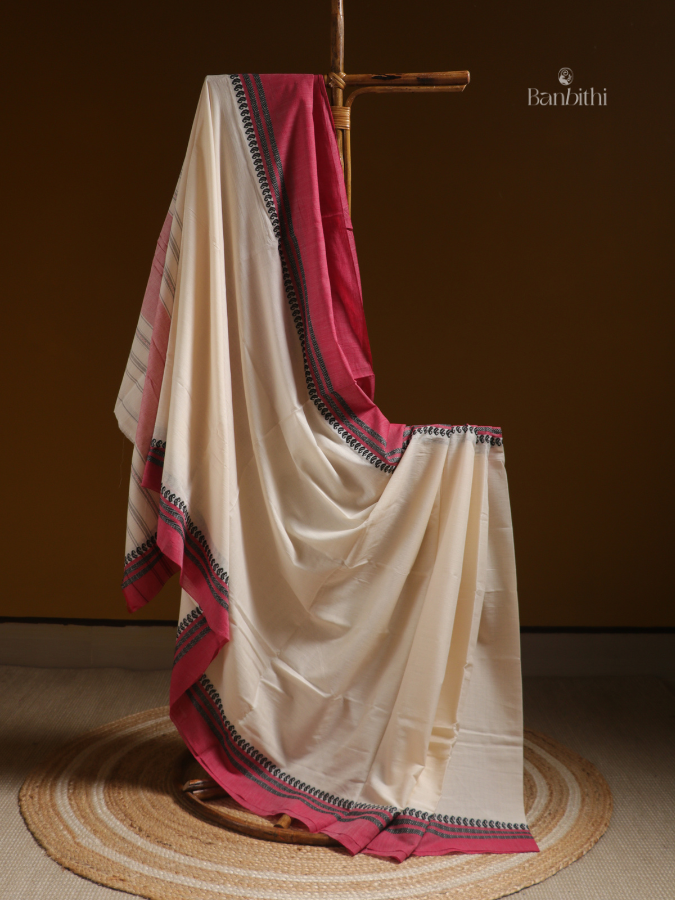 Pure Cotton Handwoven Dhaniakhali Saree – Off White And Red