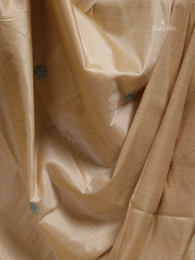 Hand Embroidered Saree – Off White with Golden Thread (Variant 3)