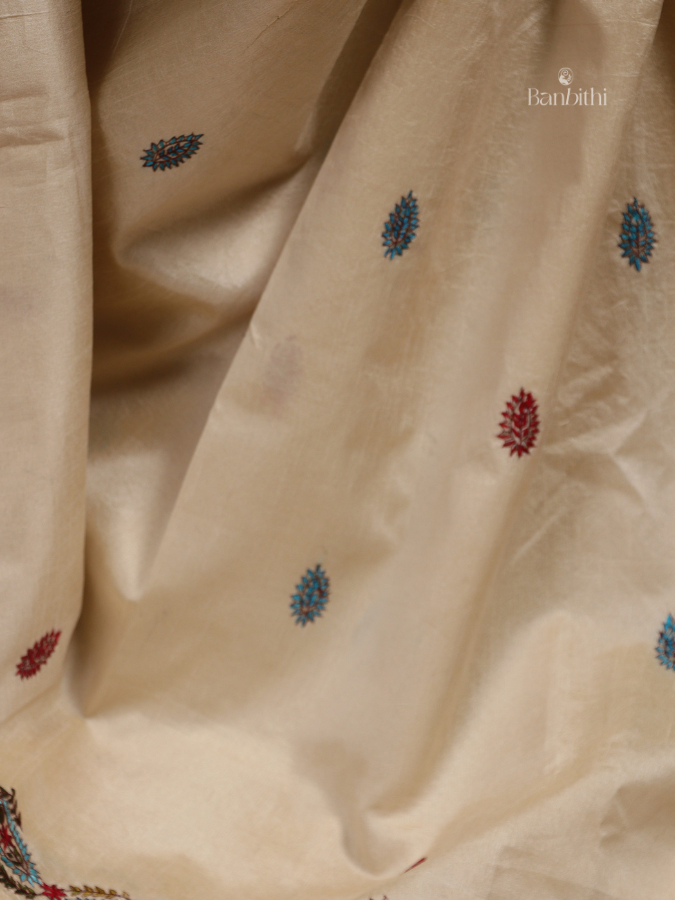 Hand Embroidered Saree – Off White with Golden Thread (Variant 4)