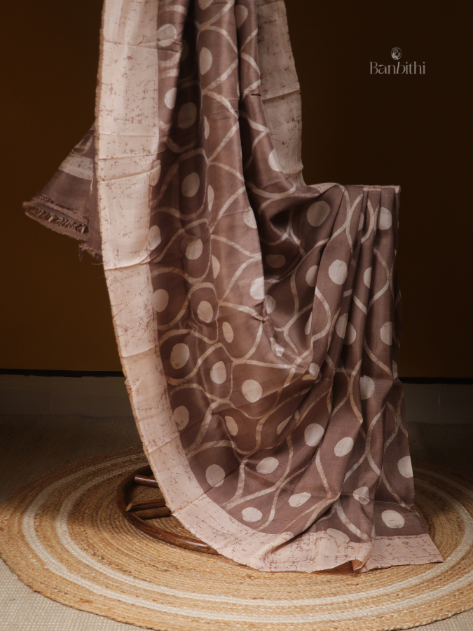 Hand Batik Abstract Murshidabad Silk Saree – Greyish Brown Elegance