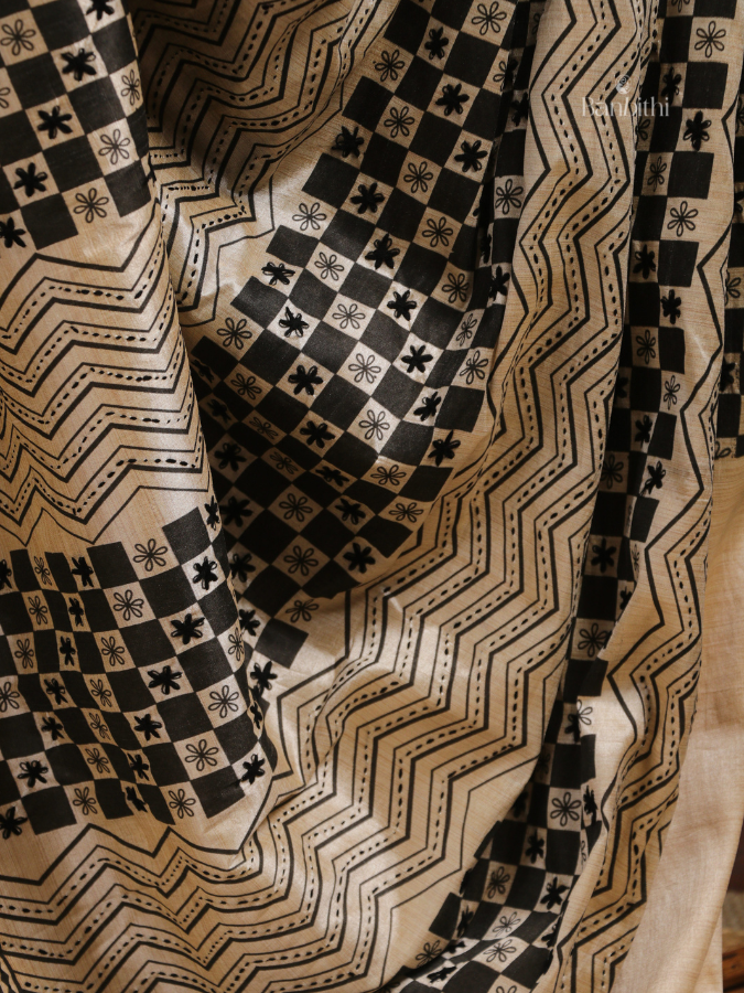 Hand Embroidered Saree – Off White with Black Thread
