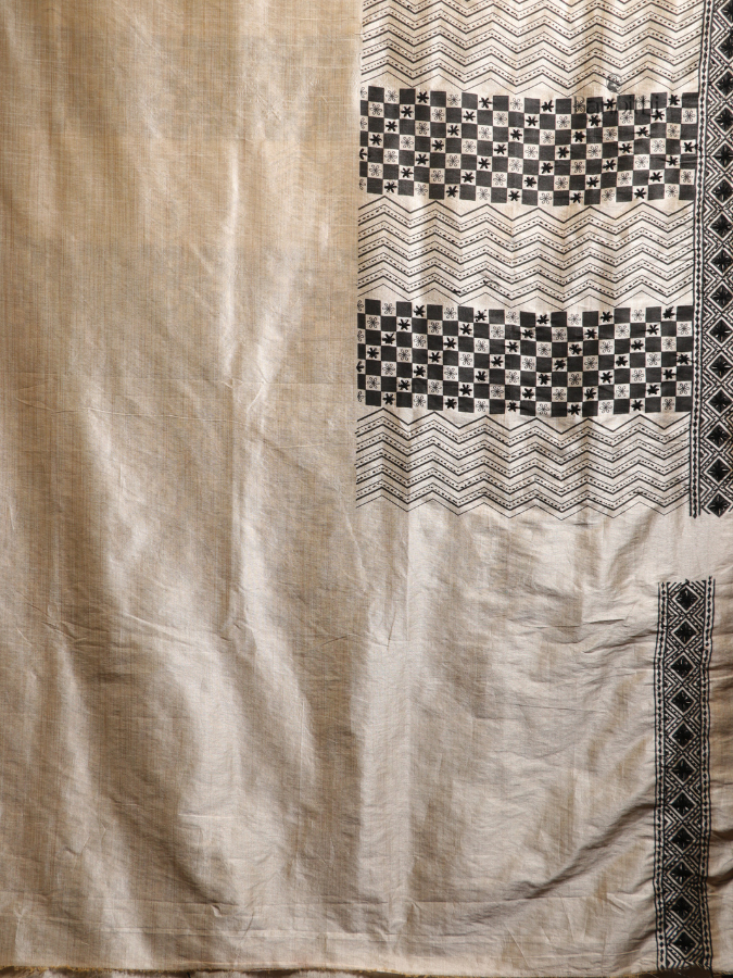 Hand Embroidered Saree – Off White with Black Thread