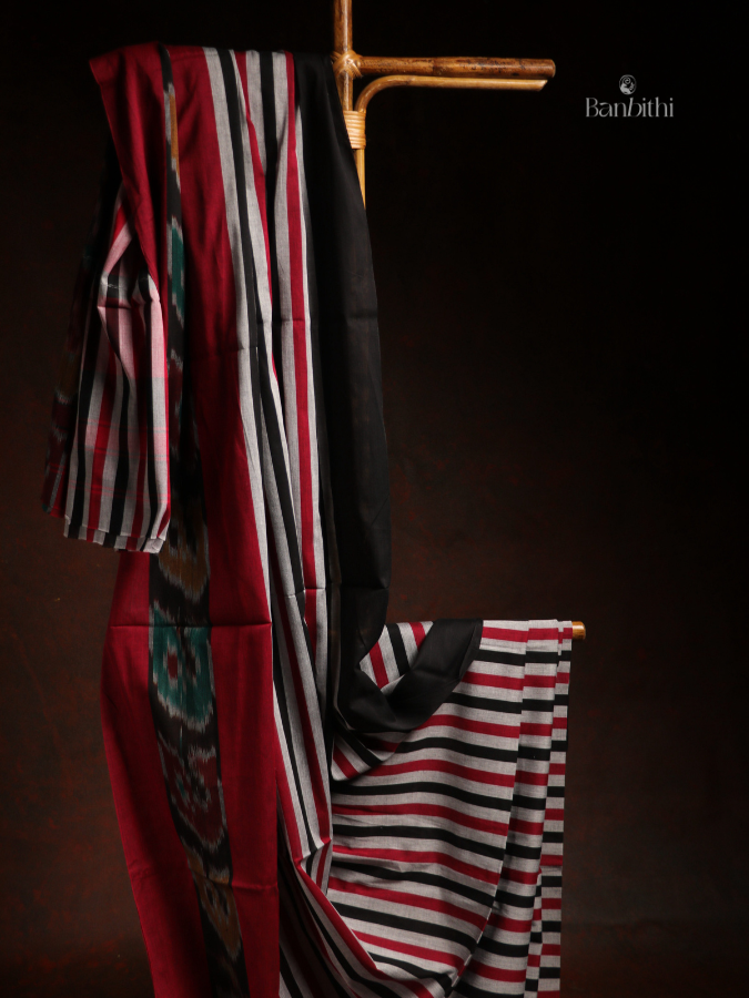 Pure Cotton Handwoven Dhaniakhali Saree – Red and Black