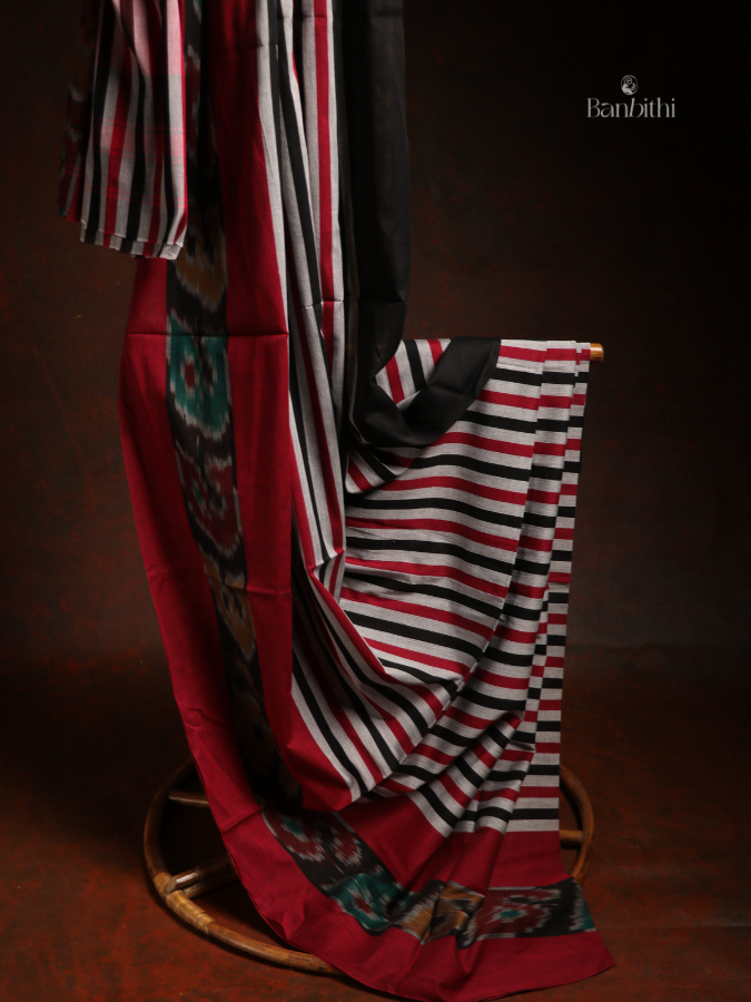 Pure Cotton Handwoven Dhaniakhali Saree – Red and Black