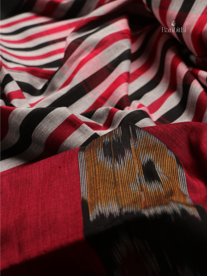 Pure Cotton Handwoven Dhaniakhali Saree – Red and Black