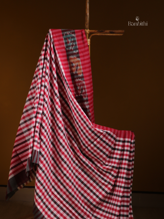 Crimson Classic Dhaniakhali Handwoven Saree